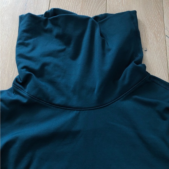Nike Pro Dri-Fit Running Long Sleeve Top with Thumb Holes in EmeraldGreen Size M - Picture 7 of 12